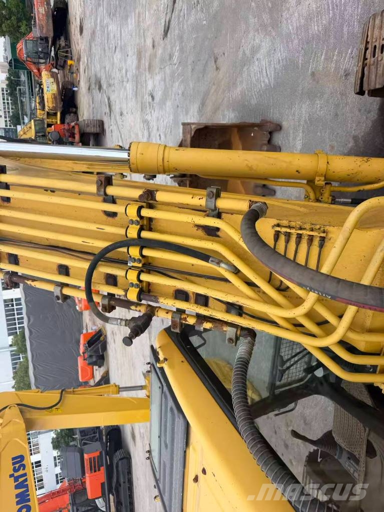 Komatsu PC 360-7 حفارات زحافة