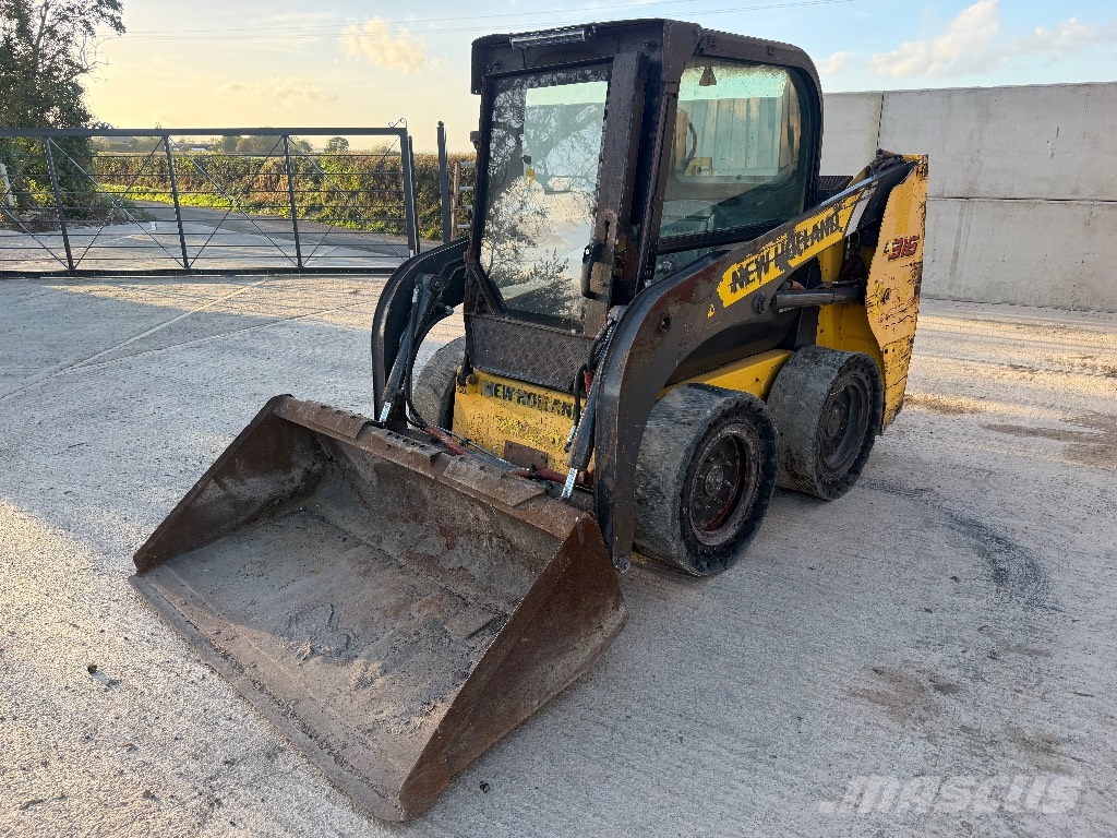 New Holland L316 Skid Steer スキッドステアローダー