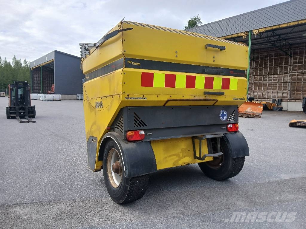 Vama 7500 L Hiekoitin Sand and salt spreaders
