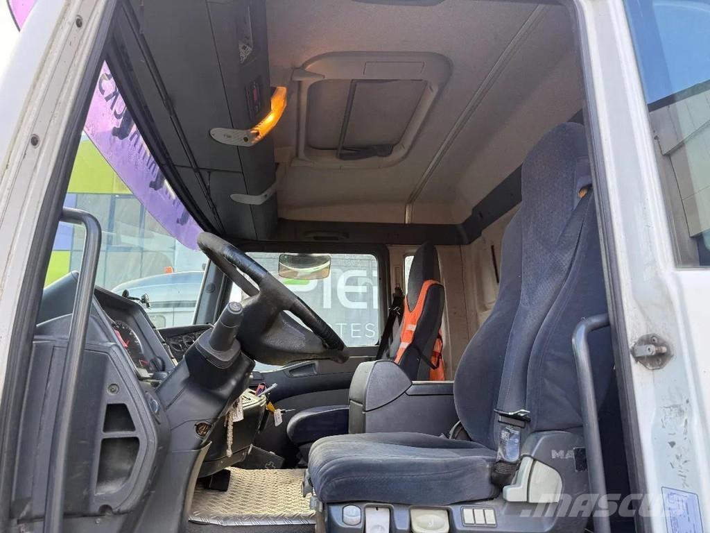 MAN TGA 18.430 4X2 + 3x WINCH + TACK 2 AXLE - YEAR 200 Vehículos de reciclaje
