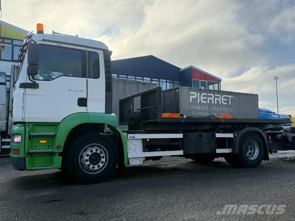 MAN TGA 18.430 4X2 + 3x WINCH + TACK 2 AXLE - YEAR 200 Vehículos de reciclaje