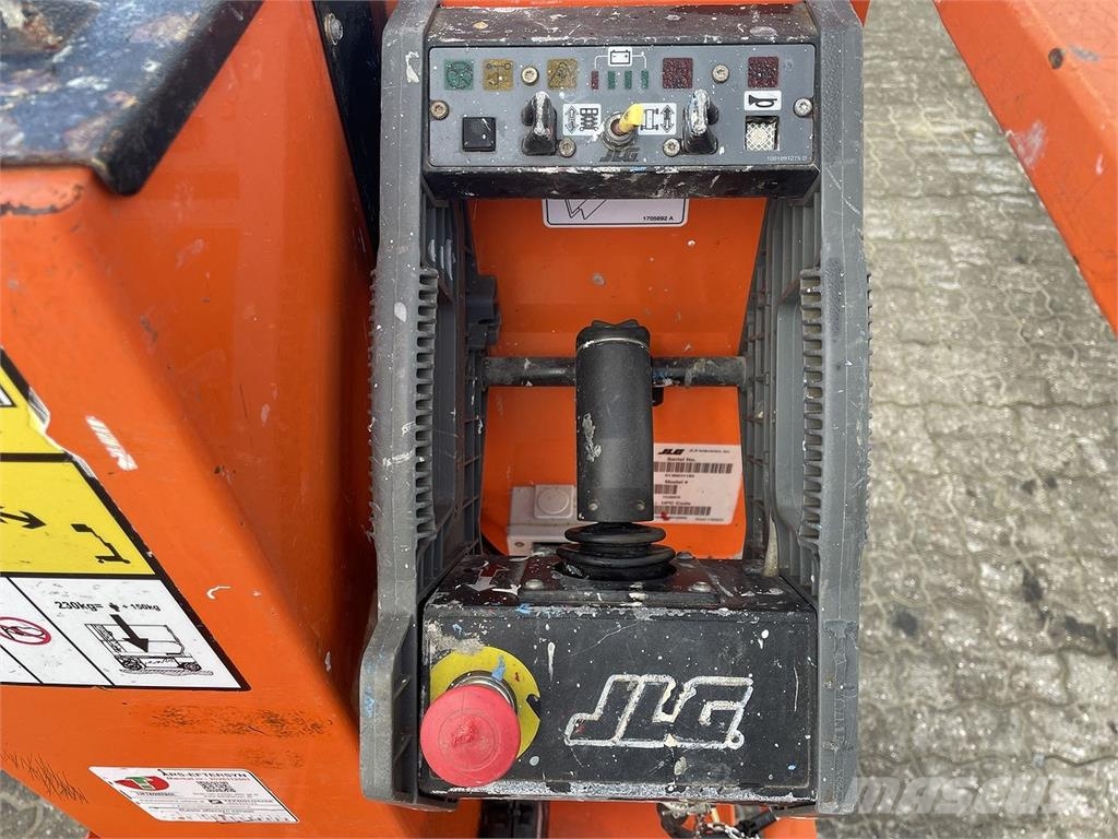 JLG 1230ES Vertikalūs stiebiniai keltuvai