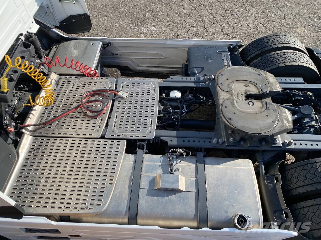 DAF XF450/Efficiency Champion 1er Main endommagé 曳引機組件