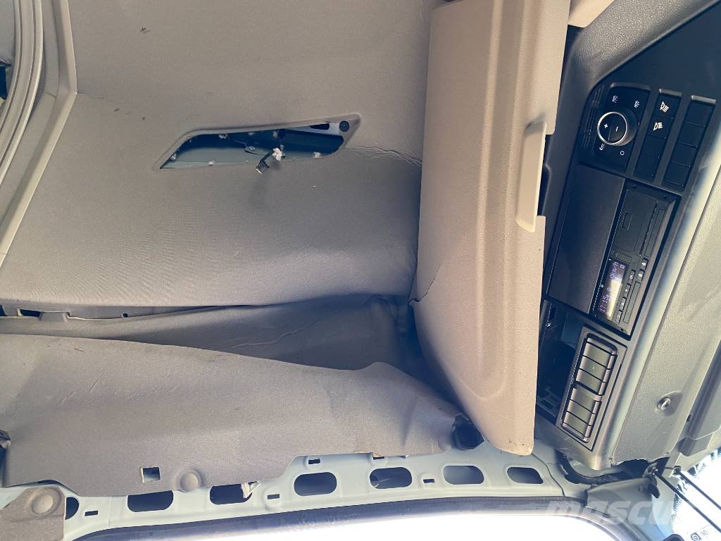 DAF XF450/Efficiency Champion 1er Main endommagé 曳引機組件