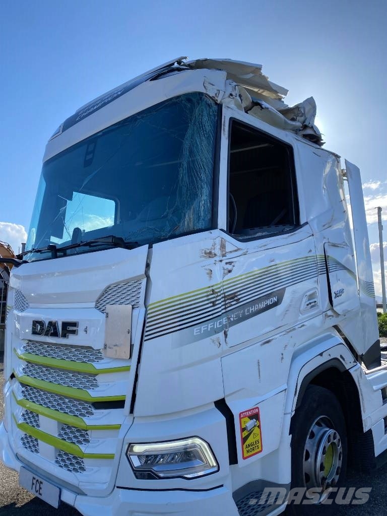 DAF XF450/Efficiency Champion 1er Main endommagé 曳引機組件