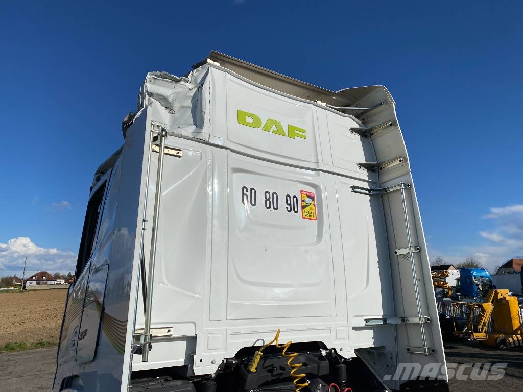 DAF XF450/Efficiency Champion 1er Main endommagé 曳引機組件