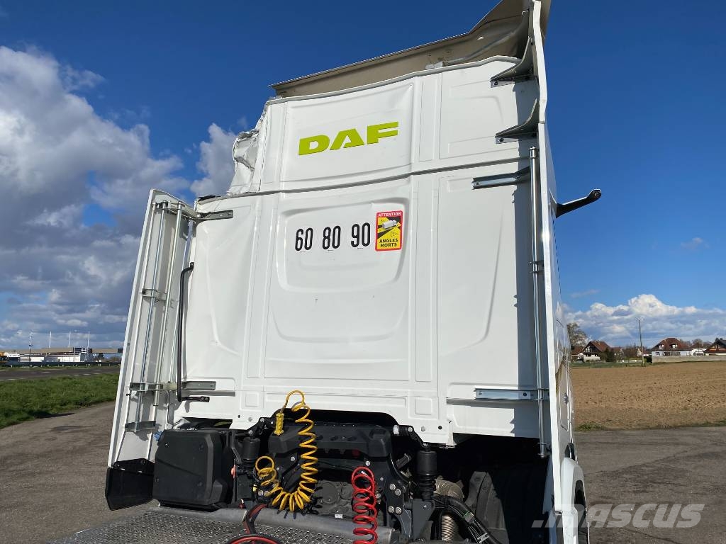 DAF XF450/Efficiency Champion 1er Main endommagé 曳引機組件