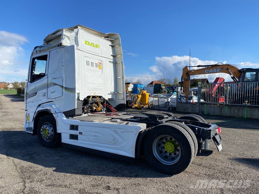 DAF XF450/Efficiency Champion 1er Main endommagé 曳引機組件