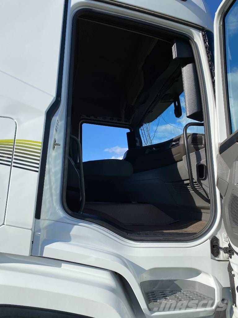 DAF XF450/Efficiency Champion 1er Main endommagé 曳引機組件