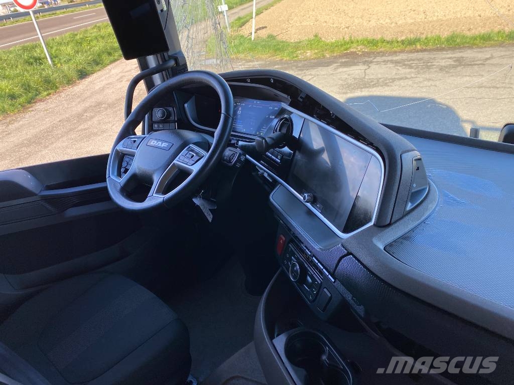 DAF XF450/Efficiency Champion 1er Main endommagé 曳引機組件