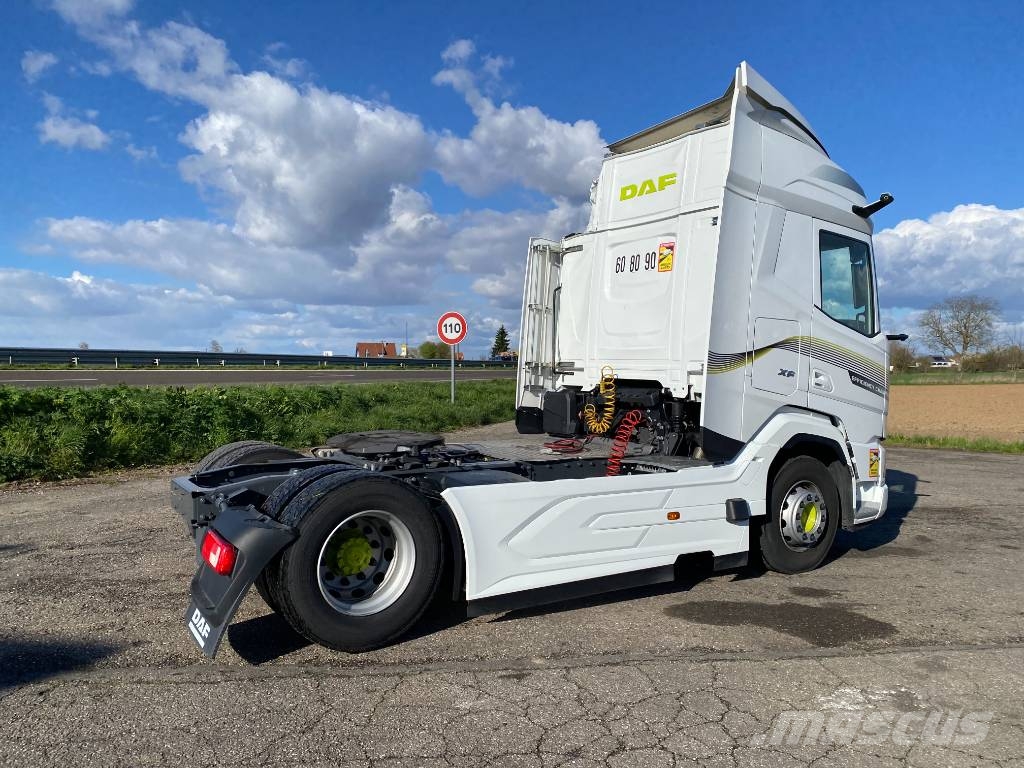 DAF XF450/Efficiency Champion 1er Main endommagé 曳引機組件