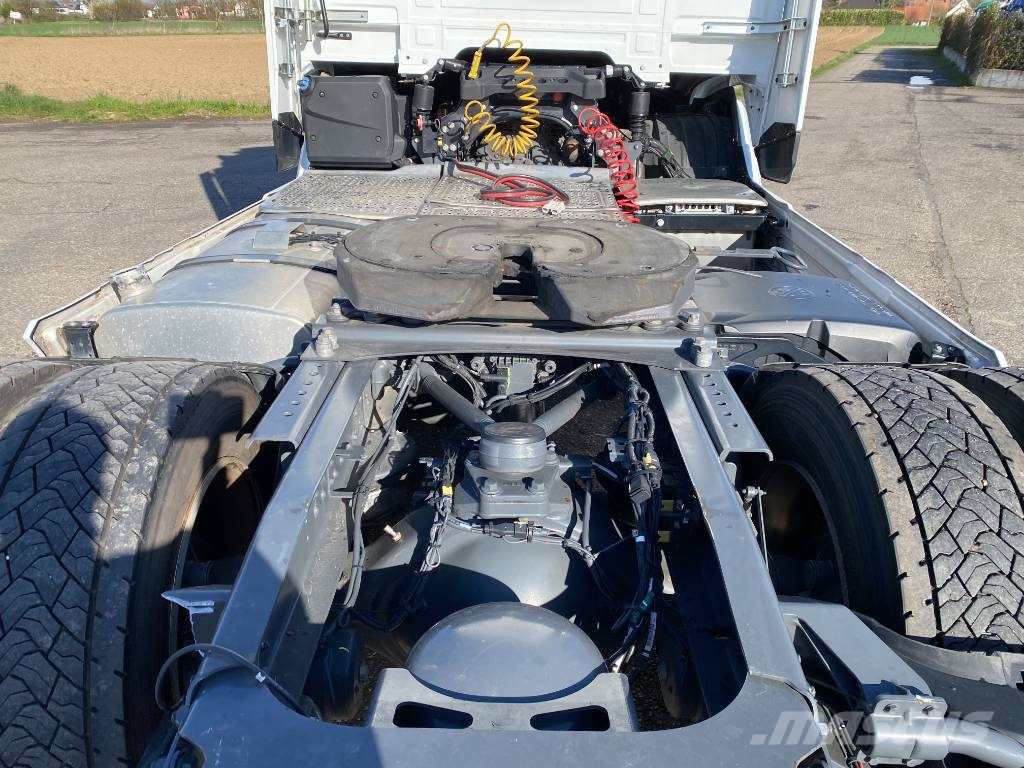 DAF XF450/Efficiency Champion 1er Main endommagé 曳引機組件