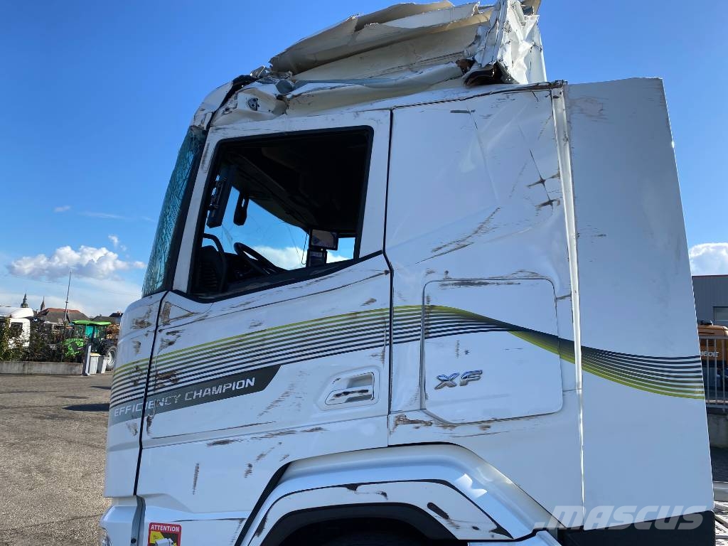 DAF XF450/Efficiency Champion 1er Main endommagé 曳引機組件