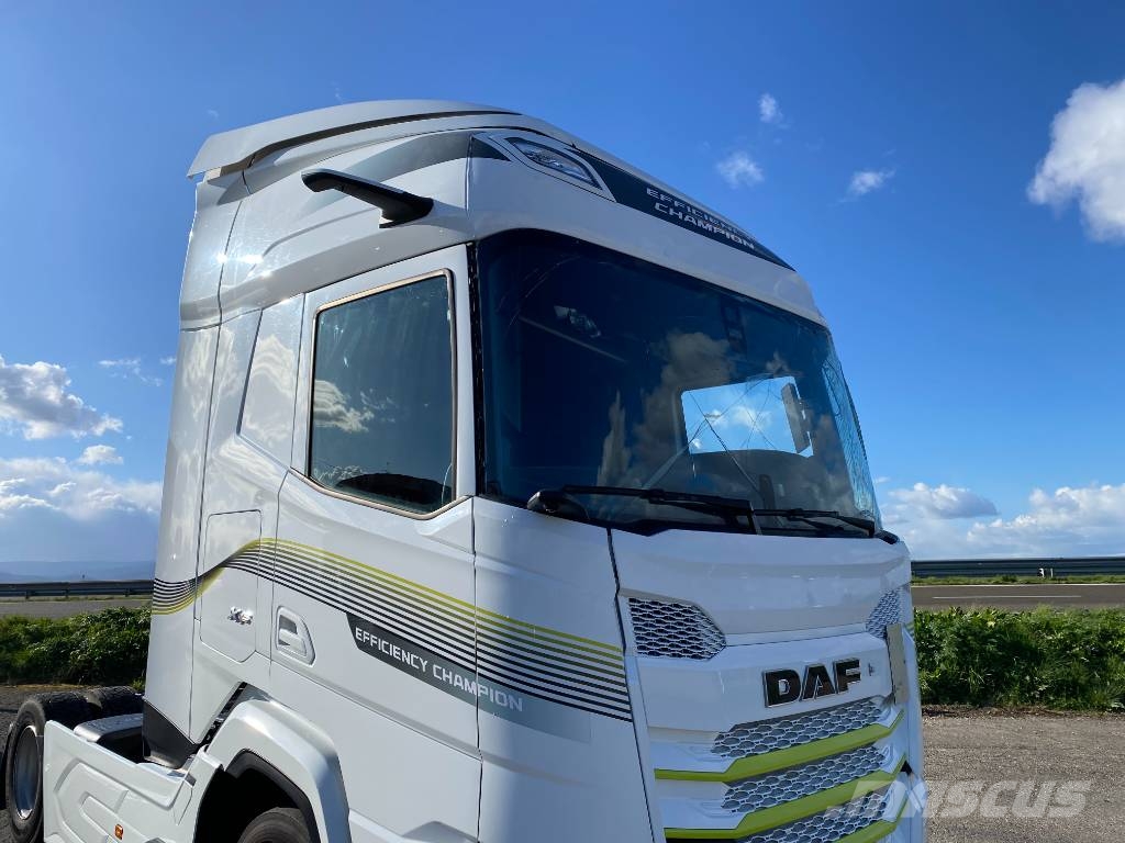 DAF XF450/Efficiency Champion 1er Main endommagé 曳引機組件