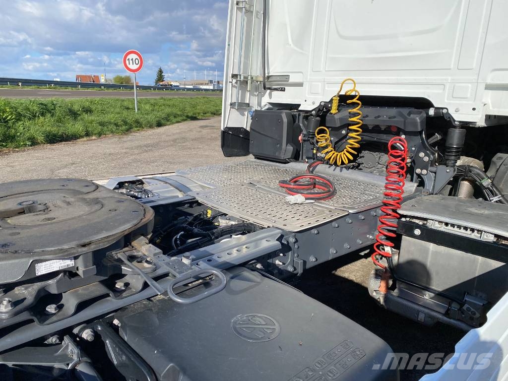 DAF XF450/Efficiency Champion 1er Main endommagé 曳引機組件