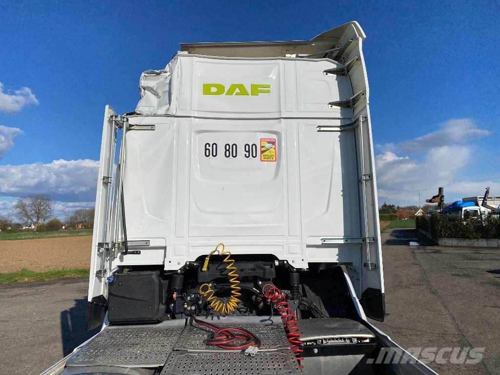 DAF XF450/Efficiency Champion 1er Main endommagé 曳引機組件