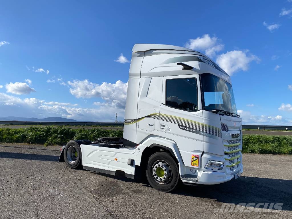 DAF XF450/Efficiency Champion 1er Main endommagé 曳引機組件