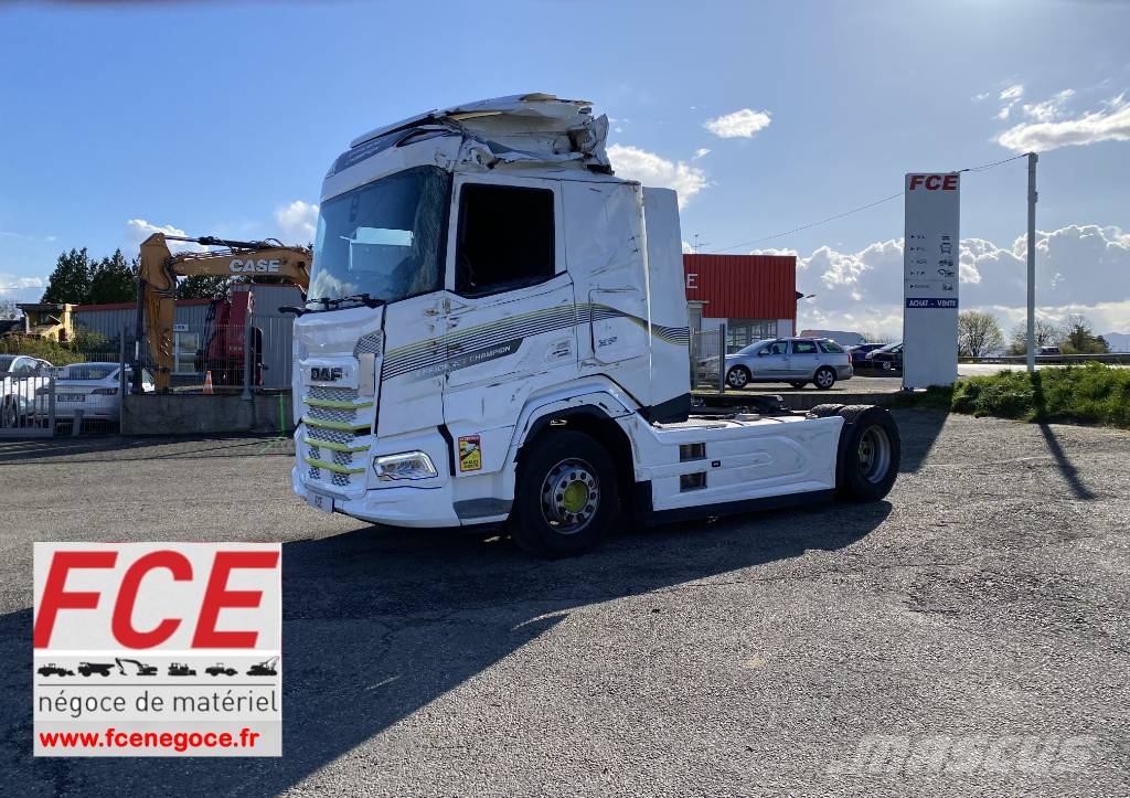 DAF XF450/Efficiency Champion 1er Main endommagé 曳引機組件