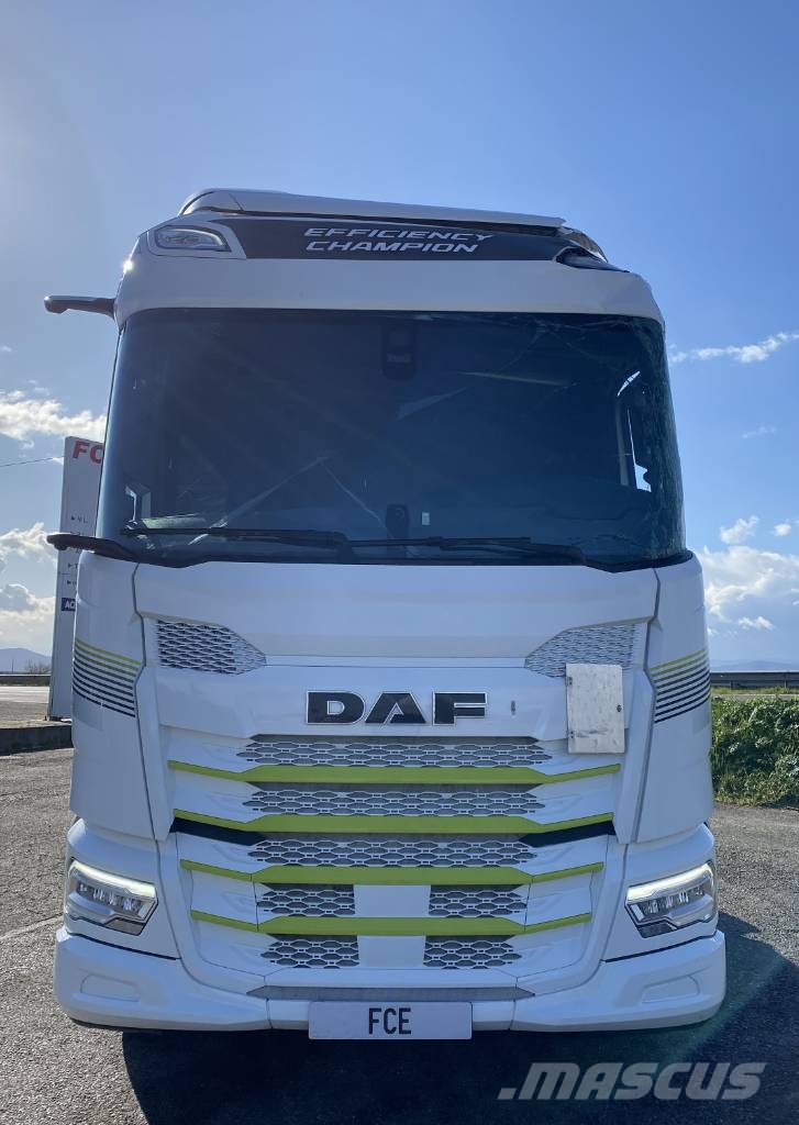 DAF XF450/Efficiency Champion 1er Main endommagé 曳引機組件