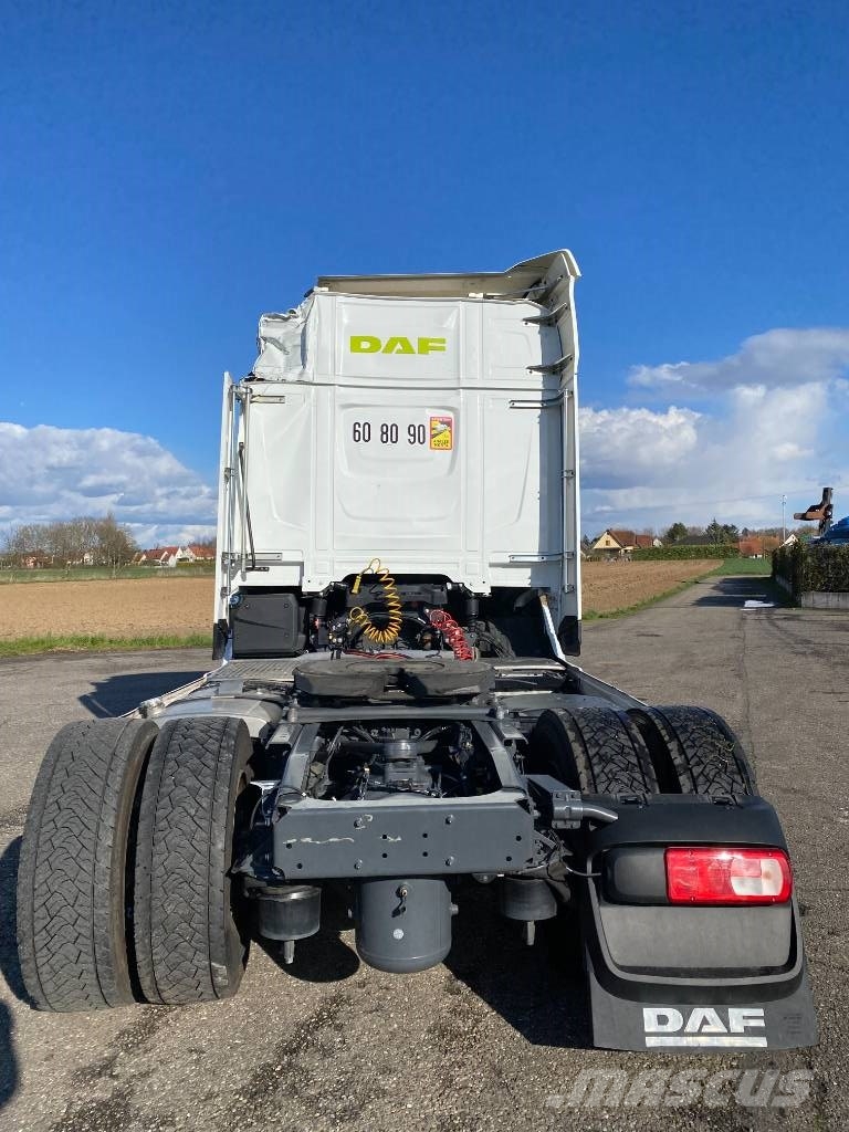 DAF XF450/Efficiency Champion 1er Main endommagé 曳引機組件