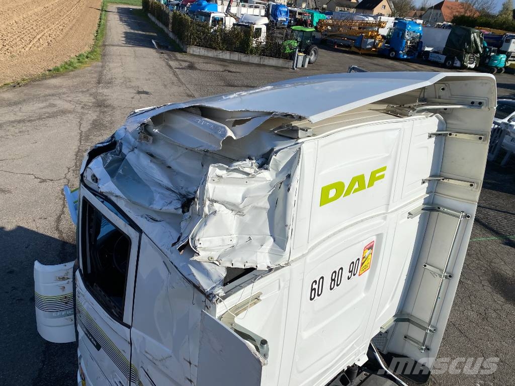 DAF XF450/Efficiency Champion 1er Main endommagé 曳引機組件