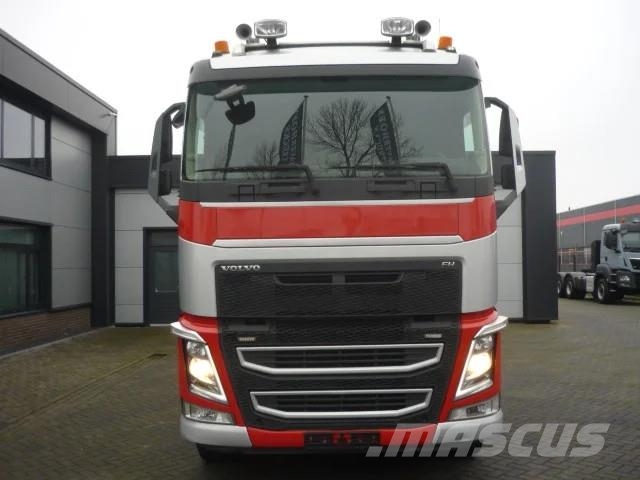 Volvo FH 460 6x4 Fassi F455 -6 Camiones de cama baja