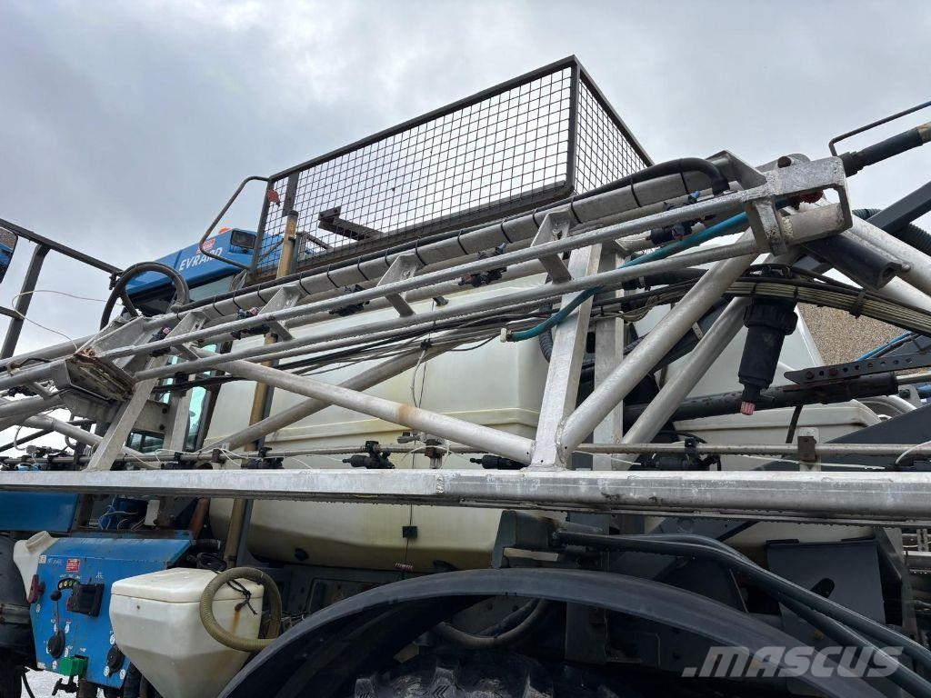 Evrard ALPHA + 4100 Pulvérisateurs automoteurs