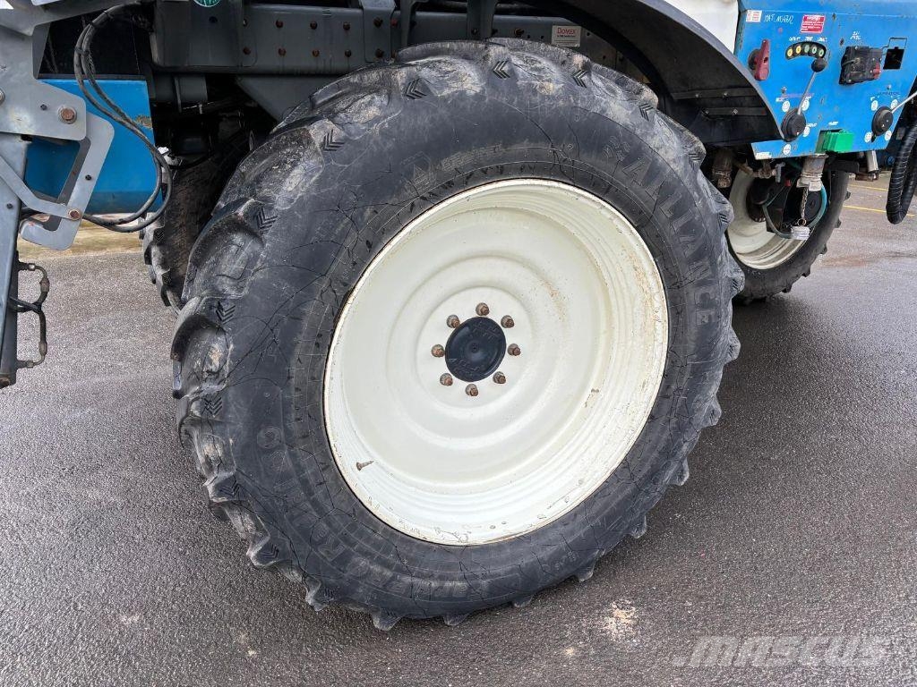 Evrard ALPHA + 4100 Pulvérisateurs automoteurs