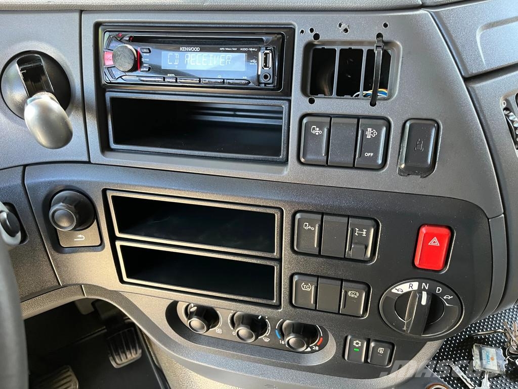 DAF XF 440 4x2 *MEGA *Volumen-SZM Autotractoare