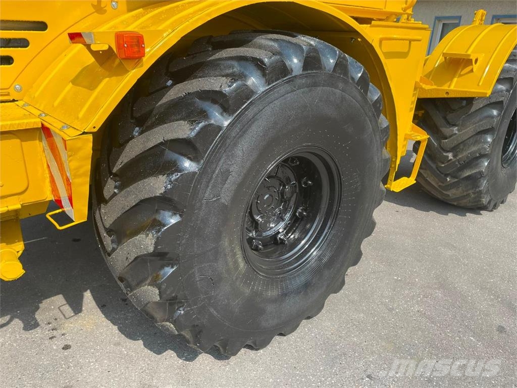 Kirovets K 701 V12 Traktoren
