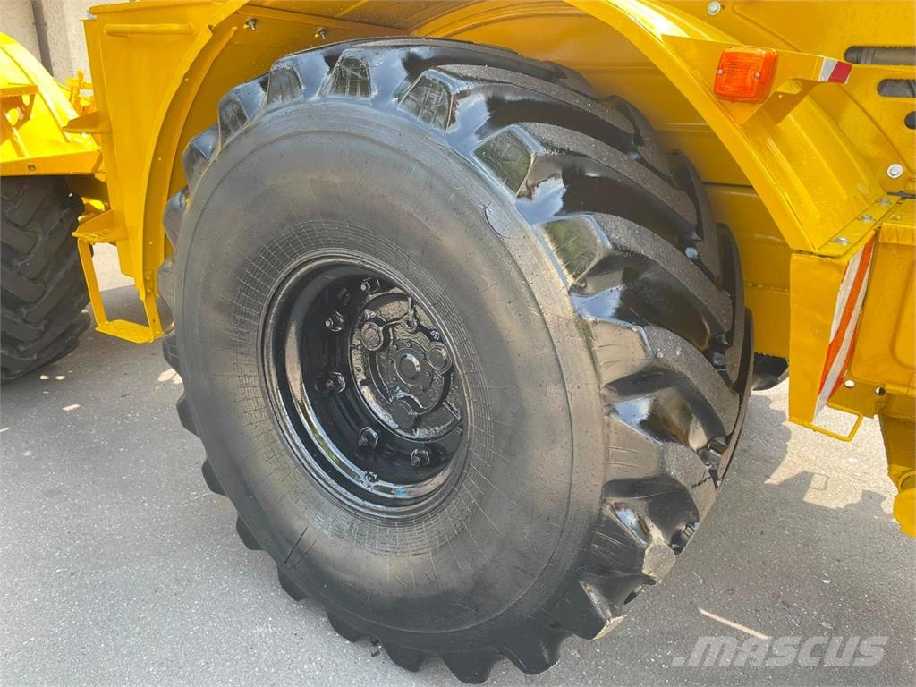 Kirovets K 701 V12 Traktoren