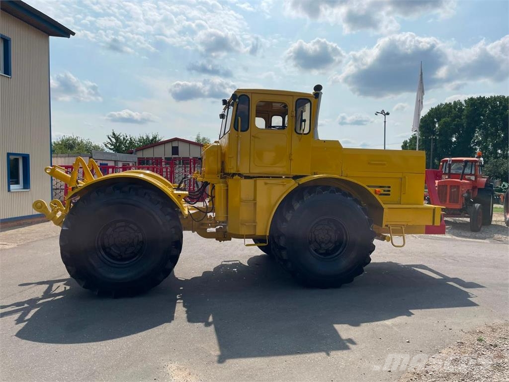 Kirovets K 701 V12 Traktoren