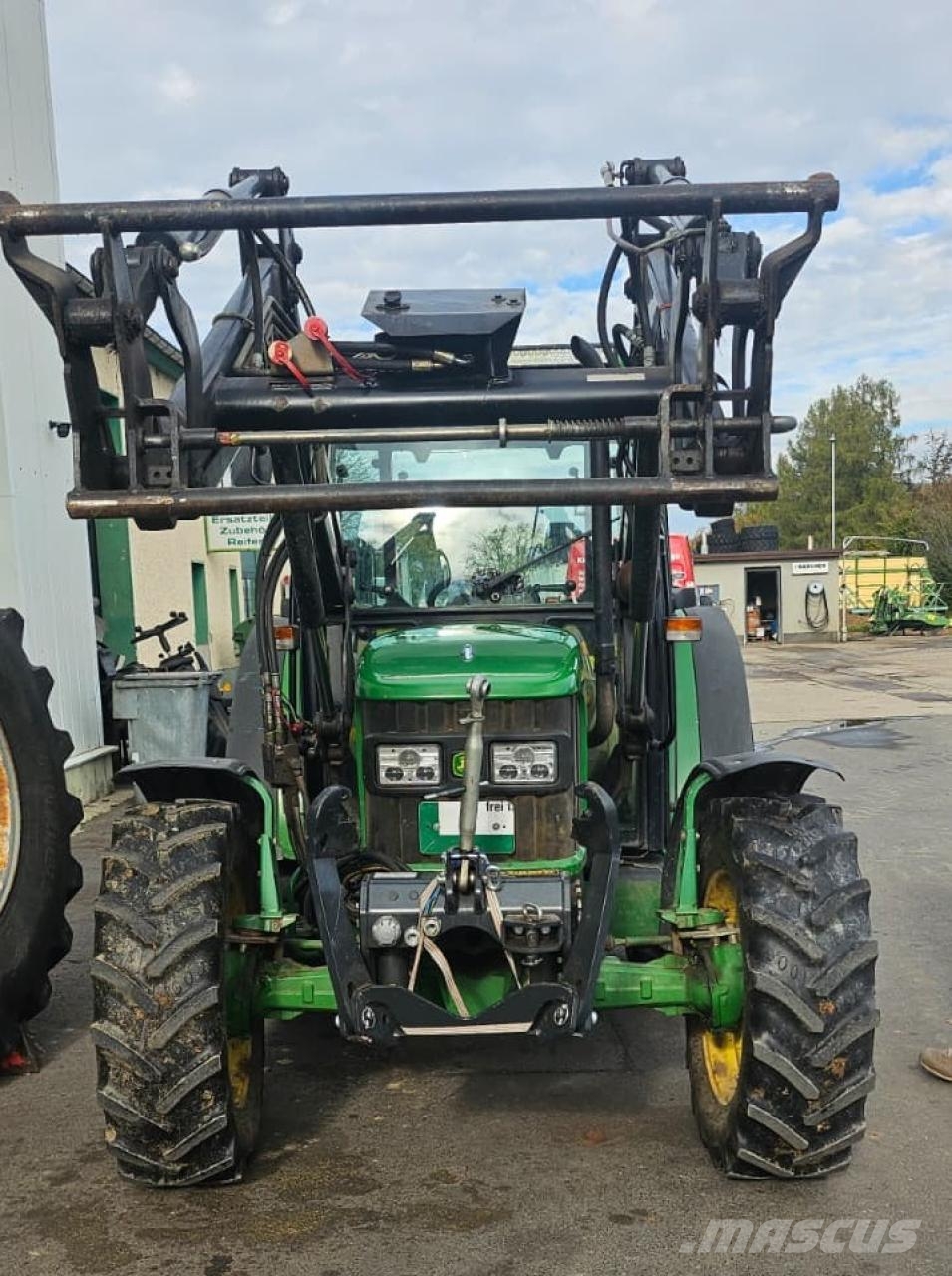 John Deere 5215 mit FL Tractoren