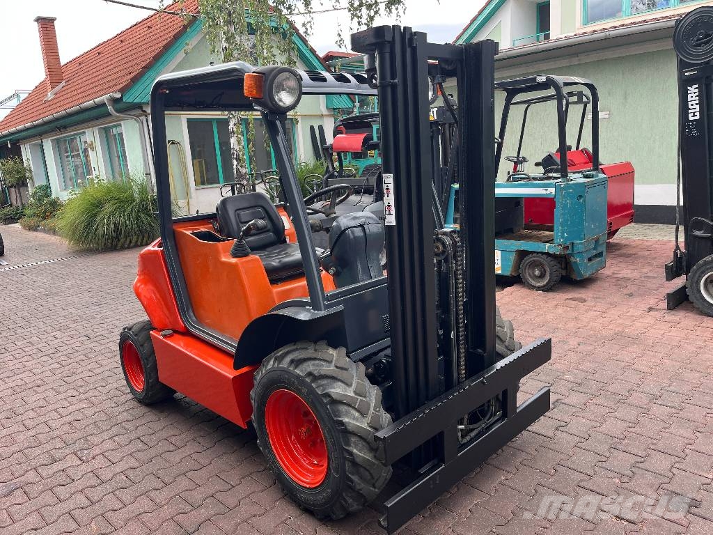 Ausa CH130X4 4WD V-4172 IO Vanterenski viljuškar