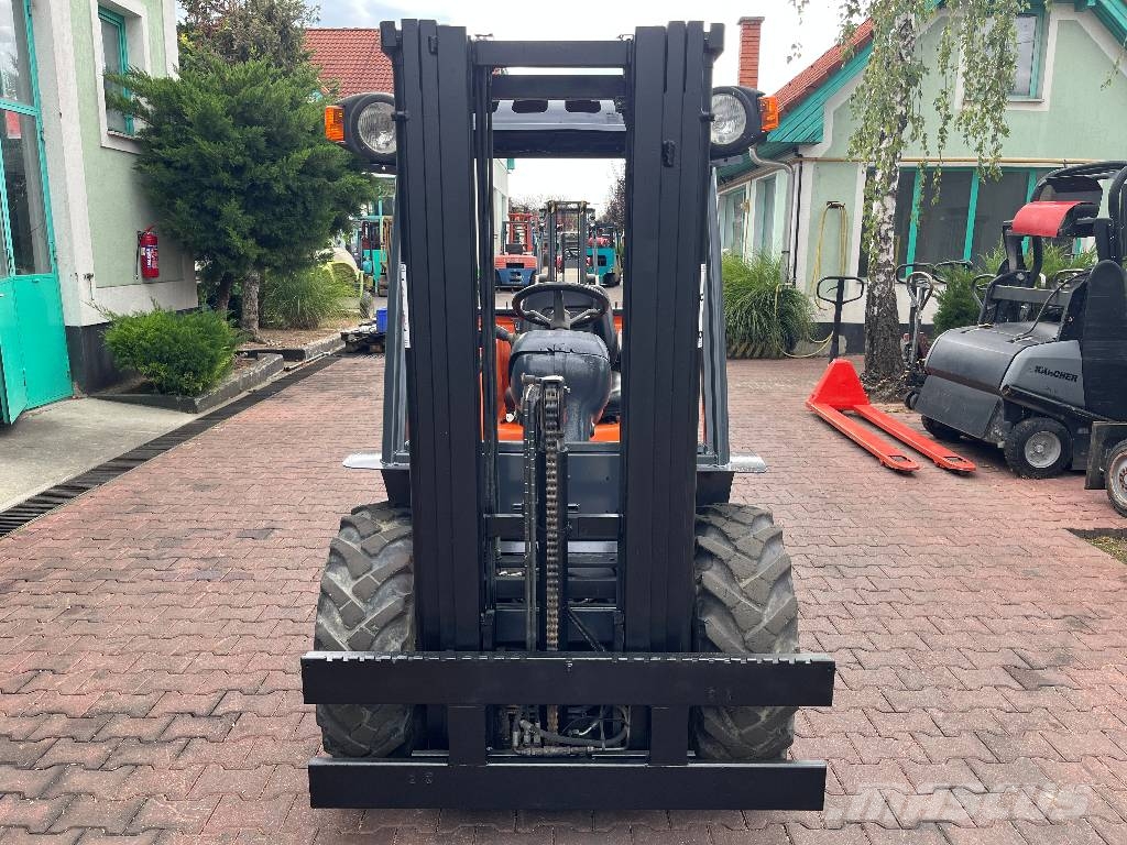 Ausa CH130X4 4WD V-4172 IO Vanterenski viljuškar