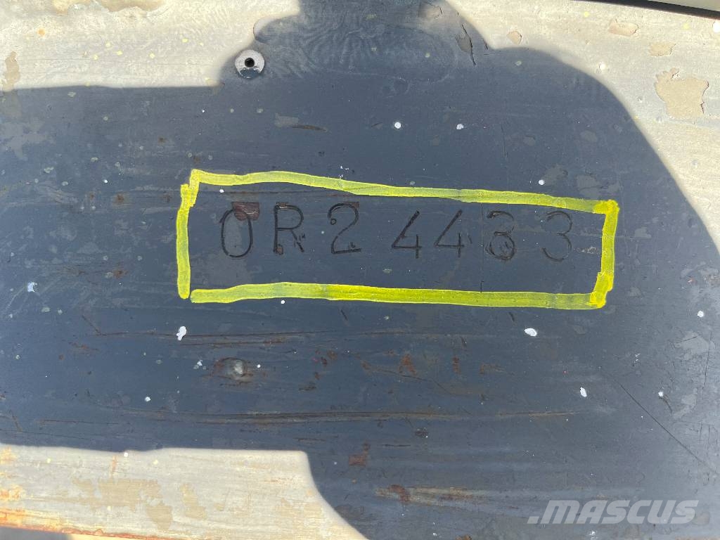 Ausa CH130X4 4WD V-4172 IO Vanterenski viljuškar