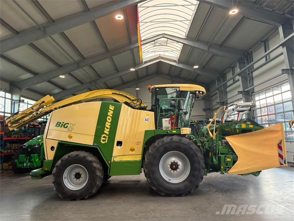 Krone Big X 700 inkl. Krone X Collect 900-3 青饲料收获机