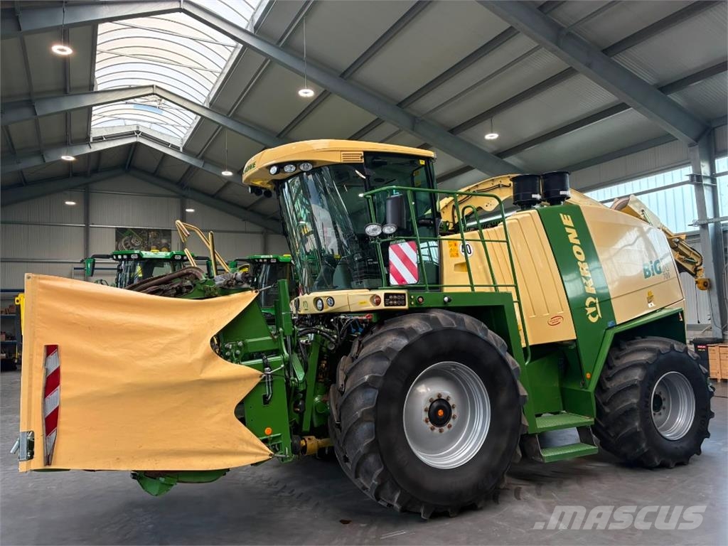 Krone Big X 700 inkl. Krone X Collect 900-3 青饲料收获机
