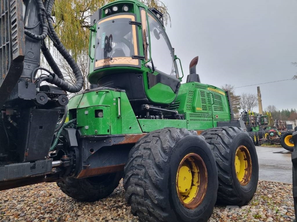 John Deere 1910 G Skotare