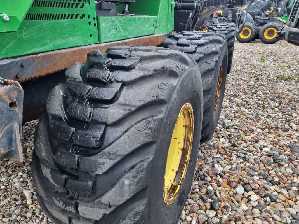 John Deere 1910 G Skotare