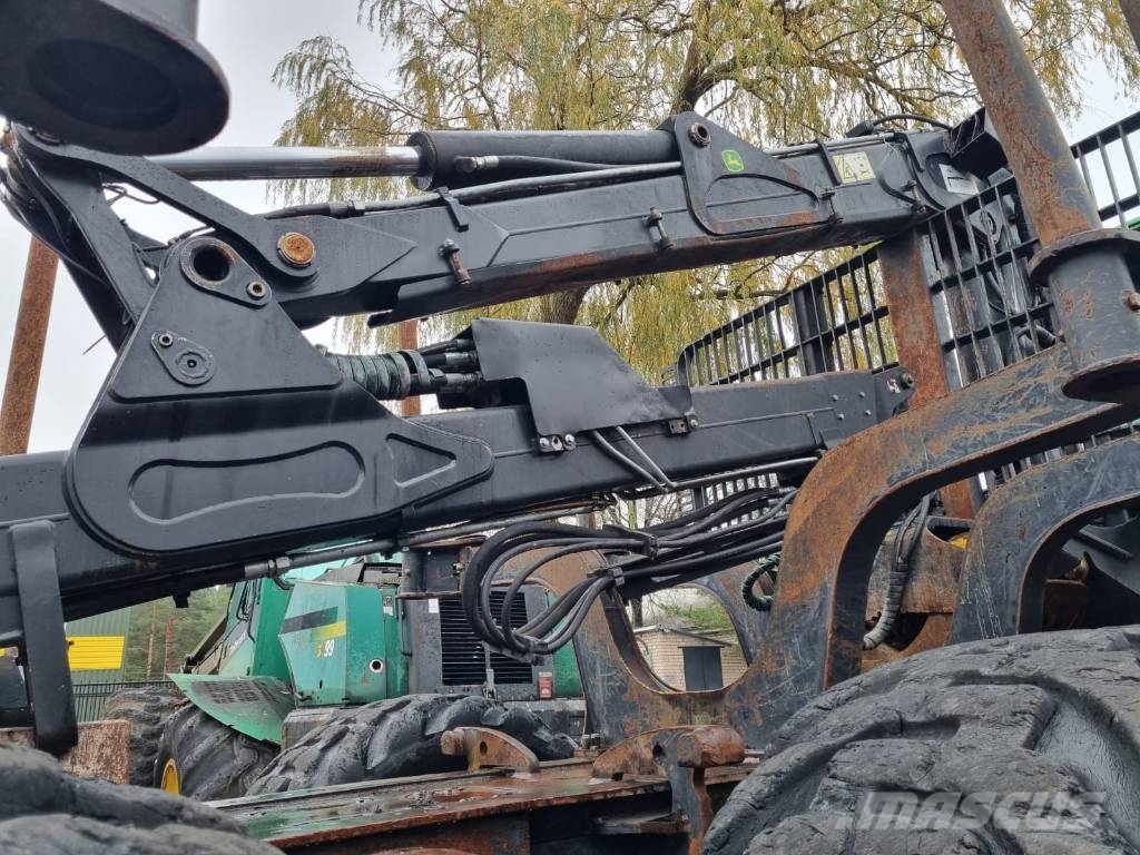 John Deere 1910 G Skotare