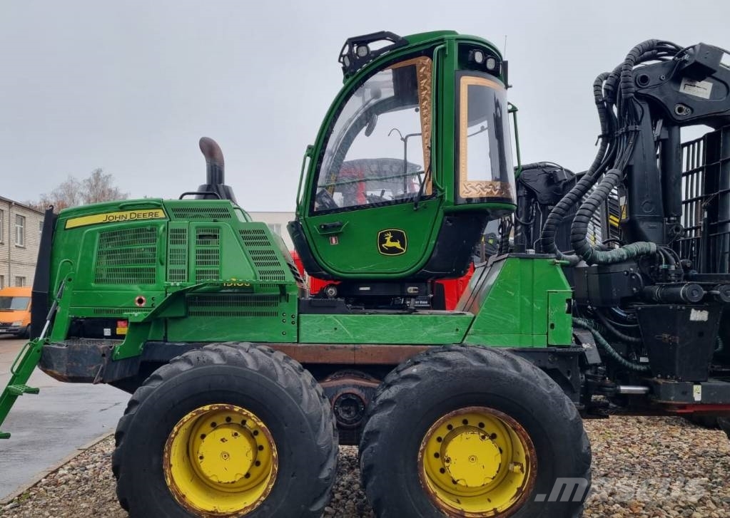 John Deere 1910 G Skotare