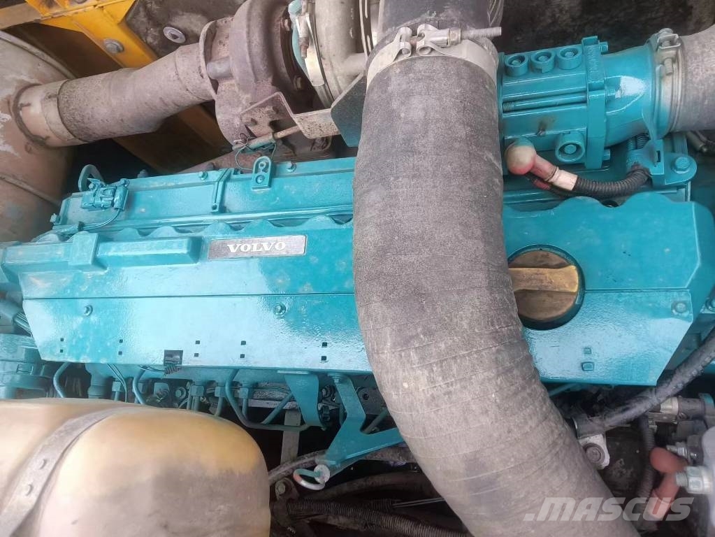 Volvo EC 240 DL Гусеничные экскаваторы