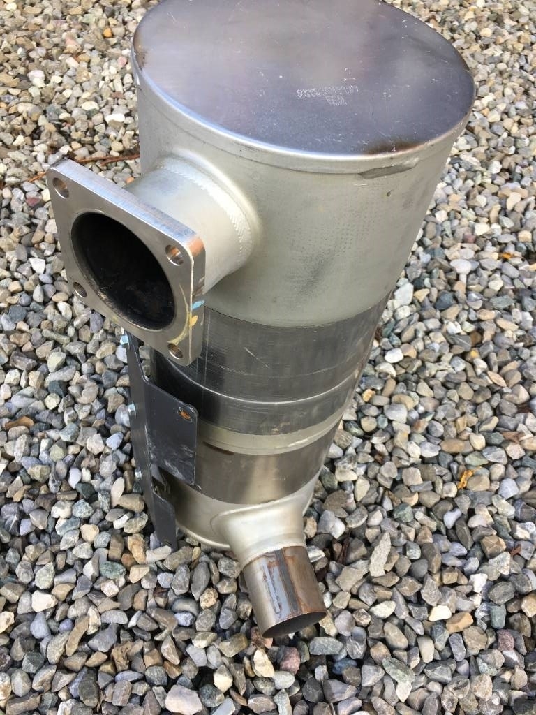 Komatsu PC 26   Auspuff Muffler 6275-11-5262 new unused Motoren