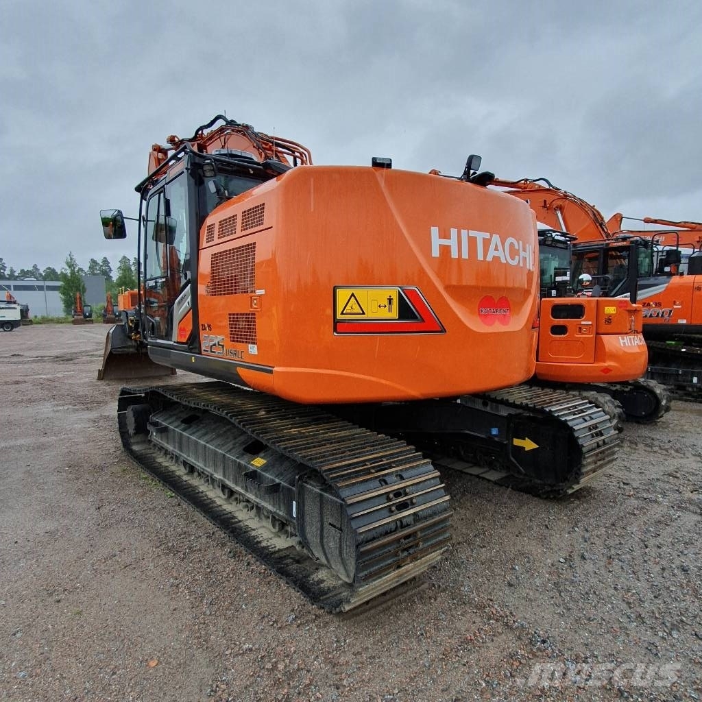 Hitachi ZX225USRLC 履带挖掘机