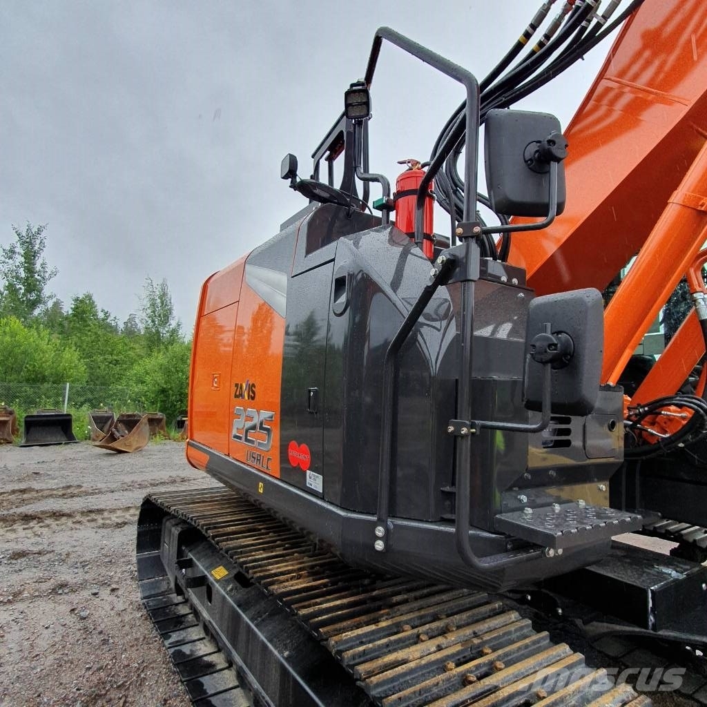 Hitachi ZX225USRLC 履带挖掘机