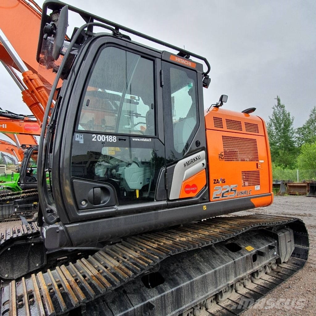 レンタル用日立建機 ZX225USRLC-クローラー式油圧ショベル（パワー