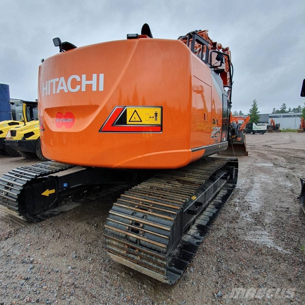 Hitachi ZX225USRLC 履带挖掘机
