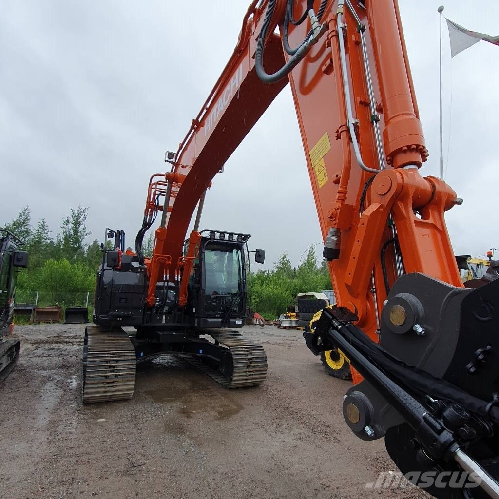 Hitachi ZX225USRLC 履带挖掘机