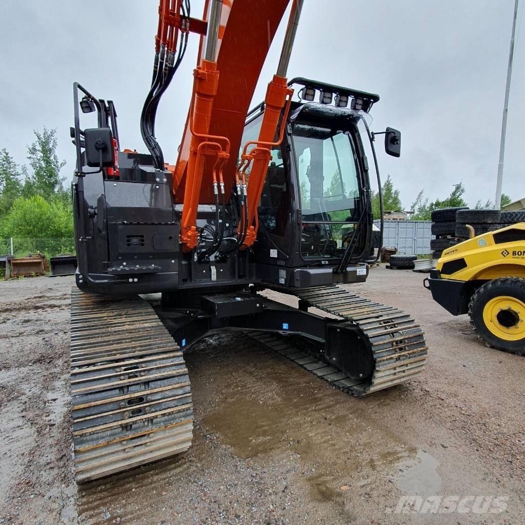 Hitachi ZX225USRLC 履带挖掘机